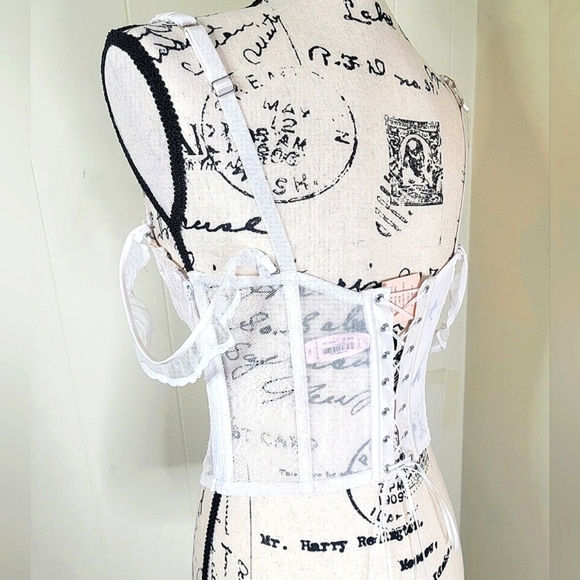 Victoria's Secret Designer Collection Bridal Bustier Corset 36C - Picture 2 of 11